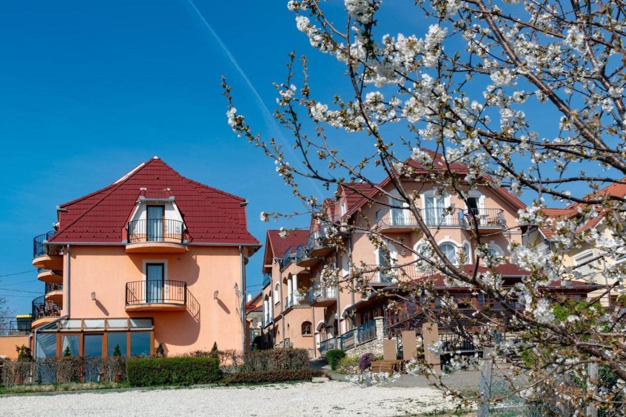 Fonix Wellness *** 1 A Epuelet Heviz Exterior photo