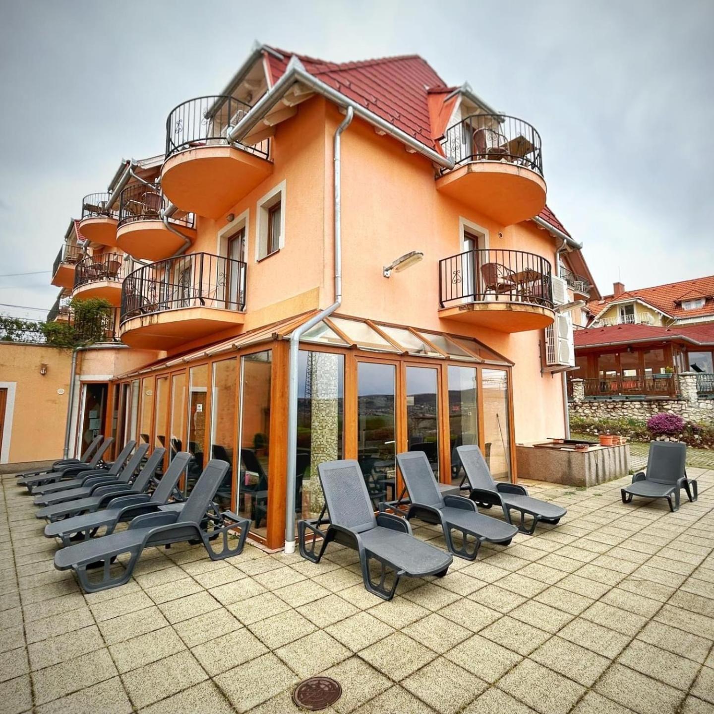 Fonix Wellness *** 1 A Epuelet Heviz Exterior photo